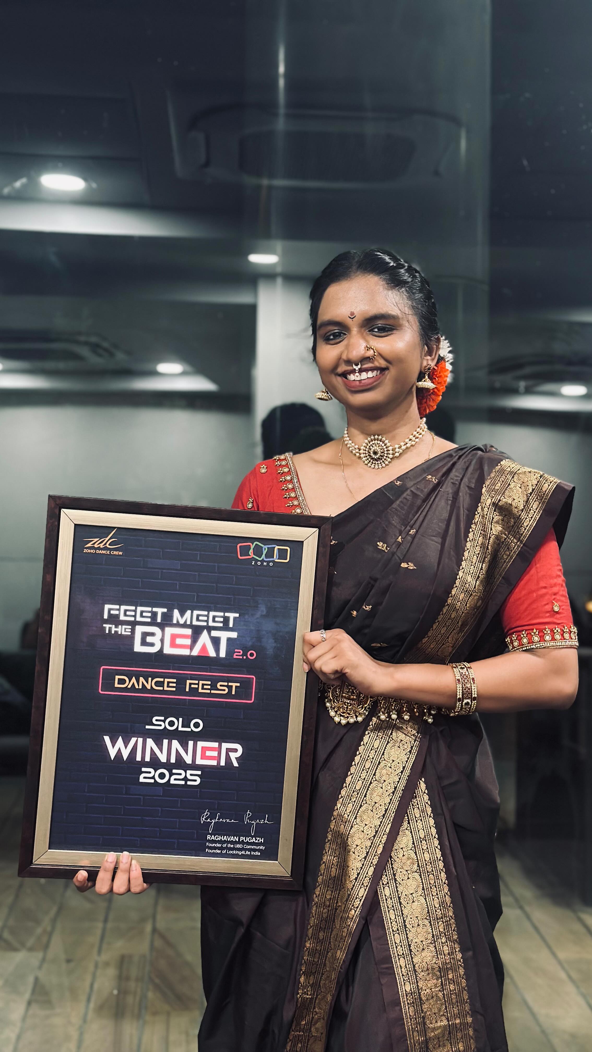 Priyanka with her Feet Meet the Beat 2.0 Solo Winner award